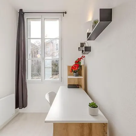 La Place De Toscane 1